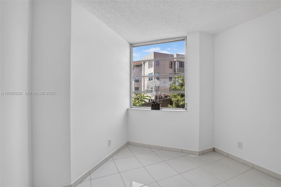 For Rent: $2,495 (3 beds, 2 baths, 1124 Square Feet)