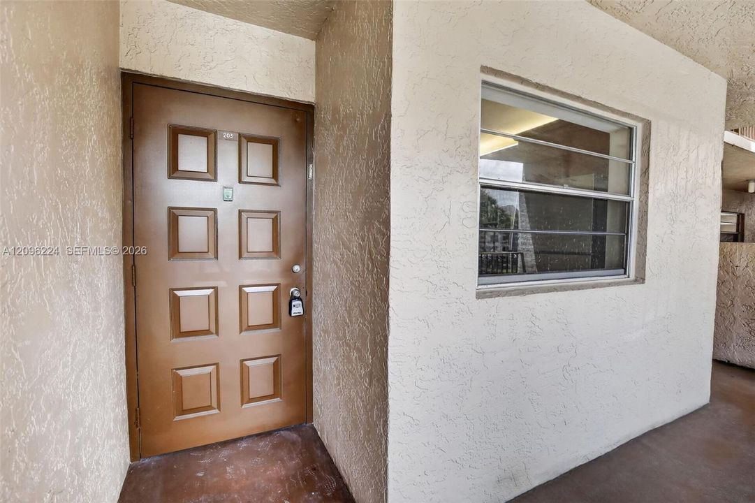 For Rent: $2,495 (3 beds, 2 baths, 1124 Square Feet)