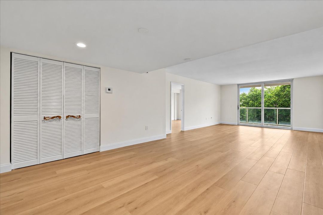DINING/ LIVING ROOM AREA