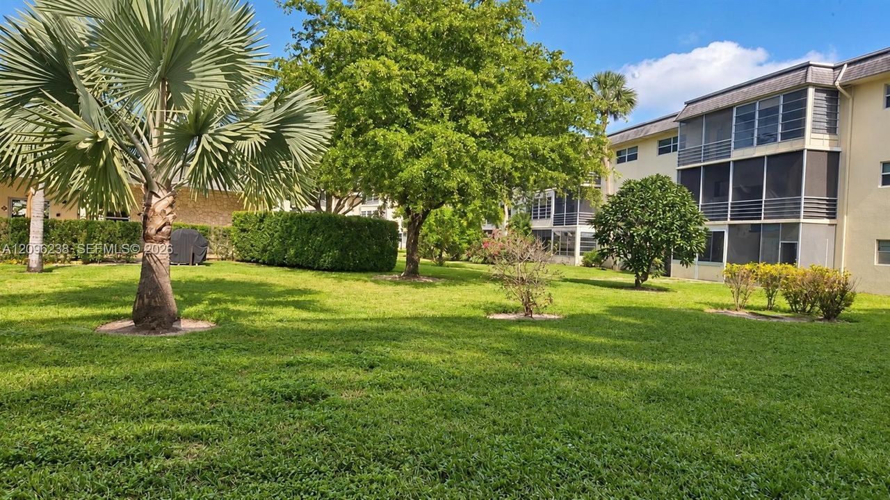 For Sale: $59,900 (1 beds, 1 baths, 680 Square Feet)