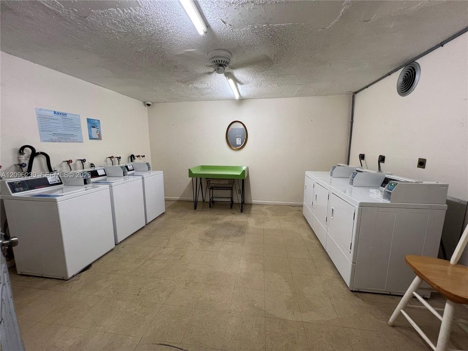 В аренду: $1,800 (2 спален, 2 ванн, 1185 Квадратных фут)