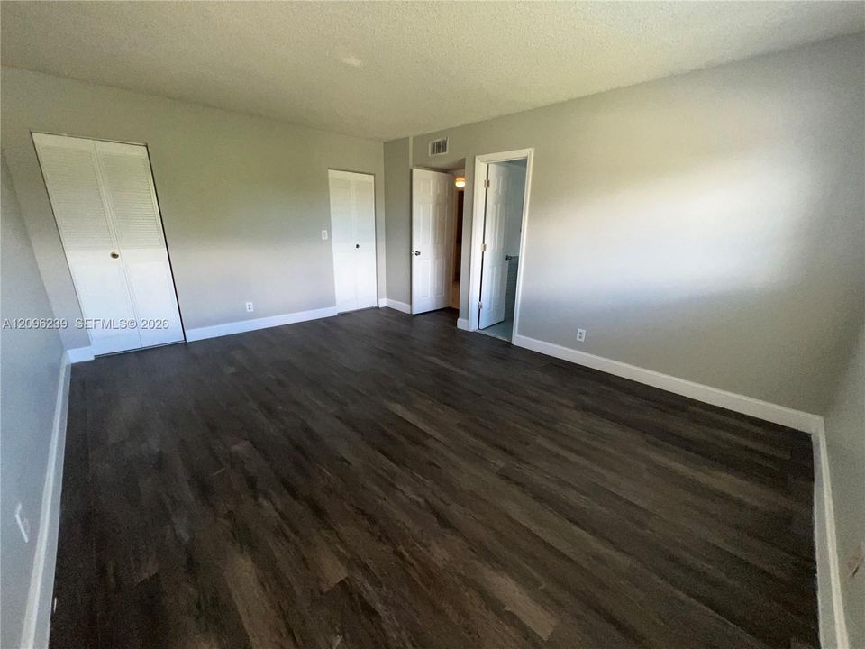 В аренду: $1,800 (2 спален, 2 ванн, 1185 Квадратных фут)