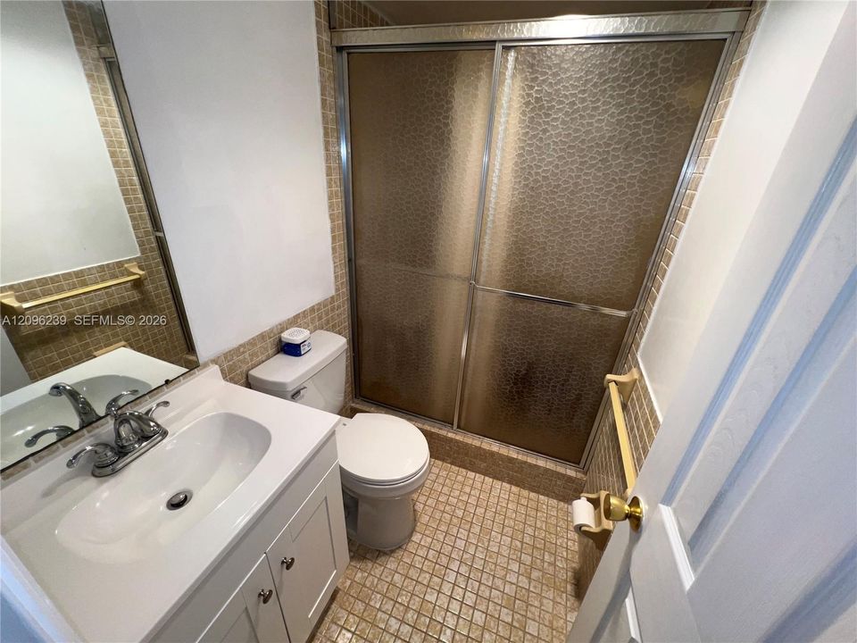 В аренду: $1,800 (2 спален, 2 ванн, 1185 Квадратных фут)
