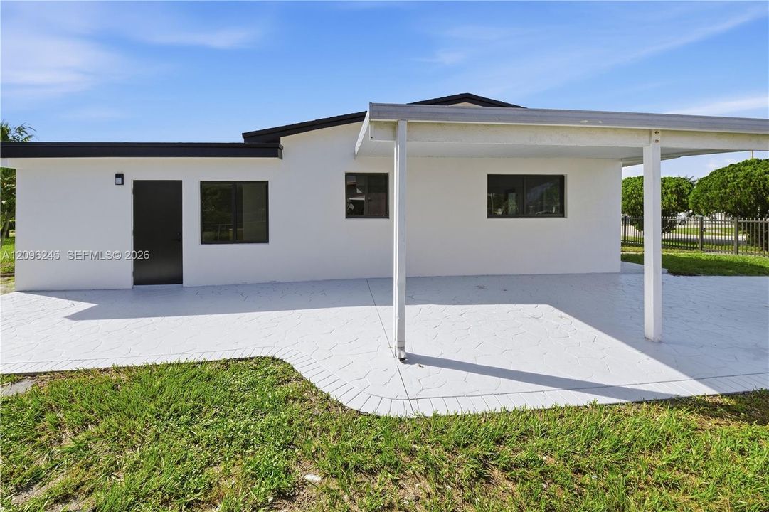 For Sale: $689,000 (4 beds, 2 baths, 1500 Square Feet)
