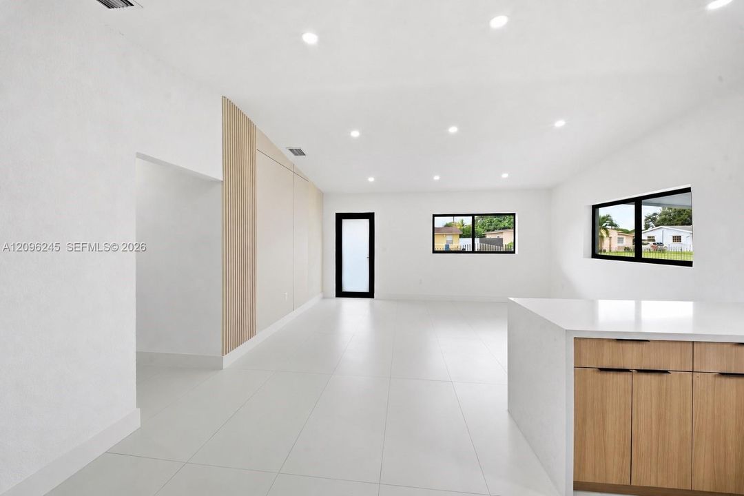 For Sale: $689,000 (4 beds, 2 baths, 1500 Square Feet)