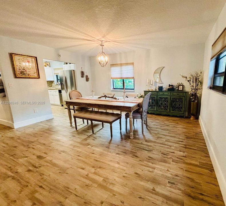 For Sale: $325,000 (2 beds, 2 baths, 1480 Square Feet)