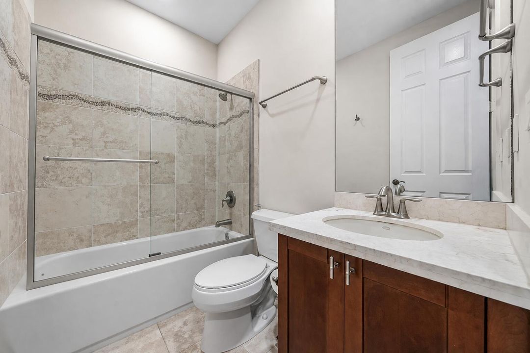 Full Bath 2