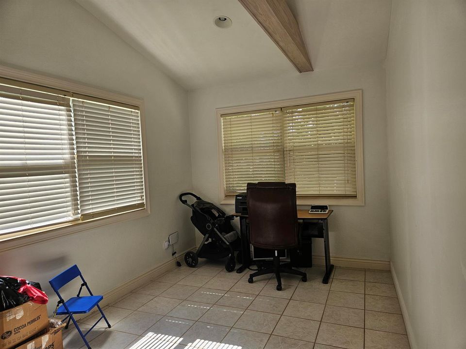 OFFICE/DEN