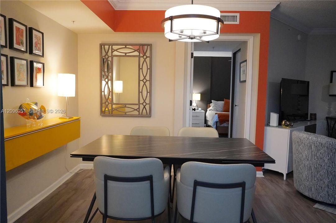 Active With Contract: $315,000 (2 beds, 2 baths, 1130 Square Feet)