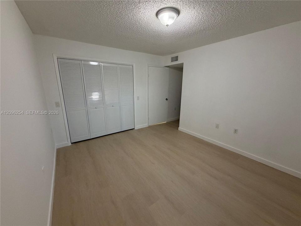 For Rent: $1,950 (1 beds, 1 baths, 804 Square Feet)