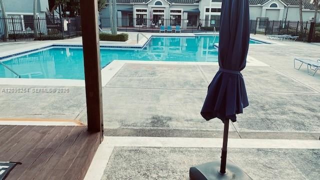 For Rent: $1,950 (1 beds, 1 baths, 804 Square Feet)