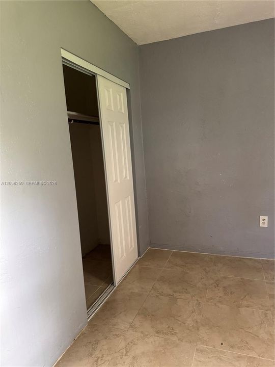 For Rent: $1,900 (2 beds, 1 baths, 1699 Square Feet)