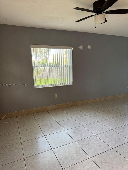 For Rent: $1,900 (2 beds, 1 baths, 1699 Square Feet)
