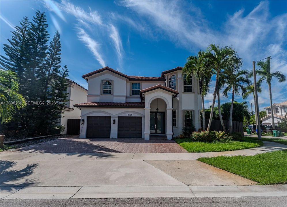 For Sale: $1,350,000 (5 beds, 4 baths, 3780 Square Feet)