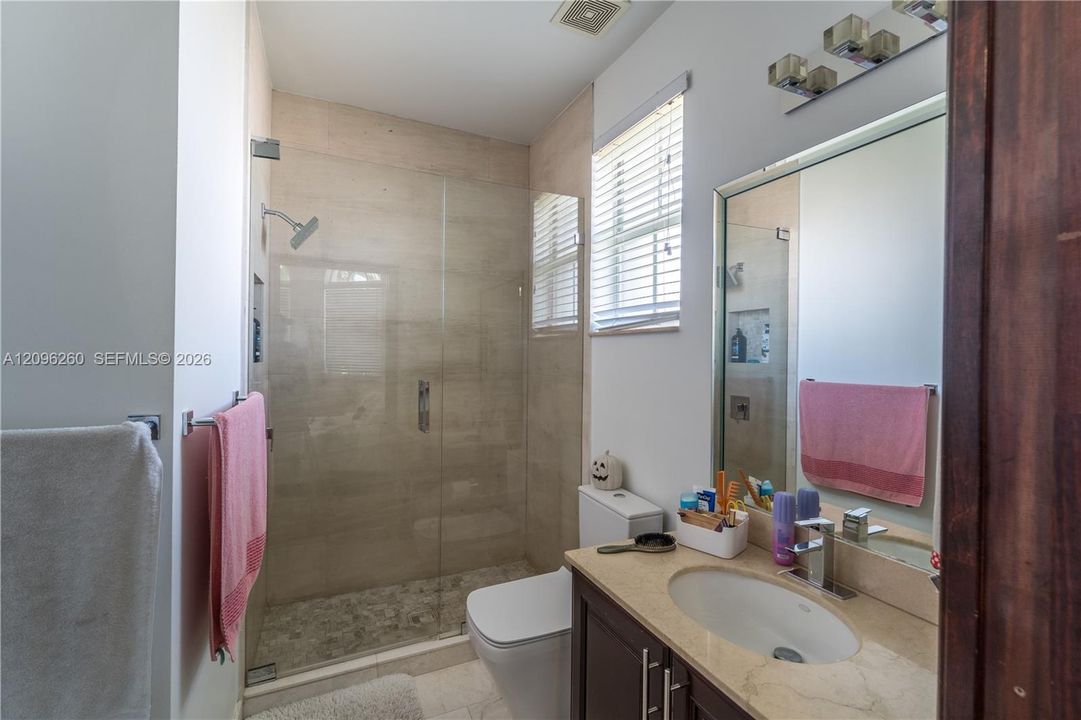 For Sale: $1,350,000 (5 beds, 4 baths, 3780 Square Feet)