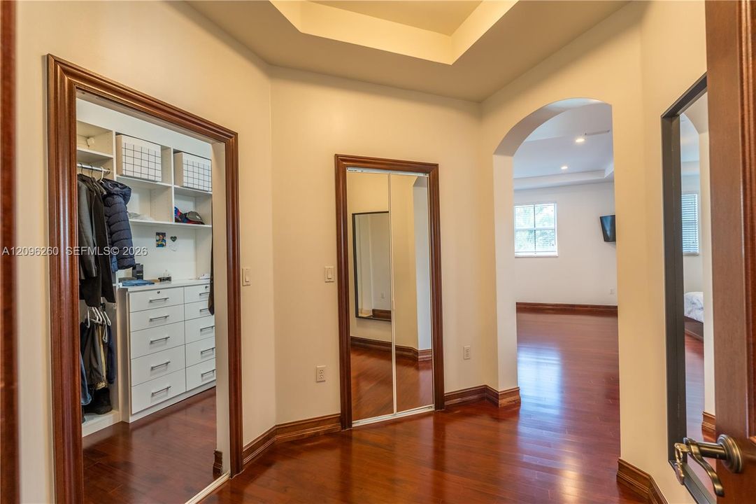 For Sale: $1,350,000 (5 beds, 4 baths, 3780 Square Feet)
