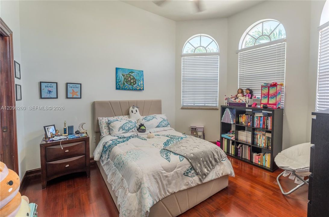 For Sale: $1,350,000 (5 beds, 4 baths, 3780 Square Feet)