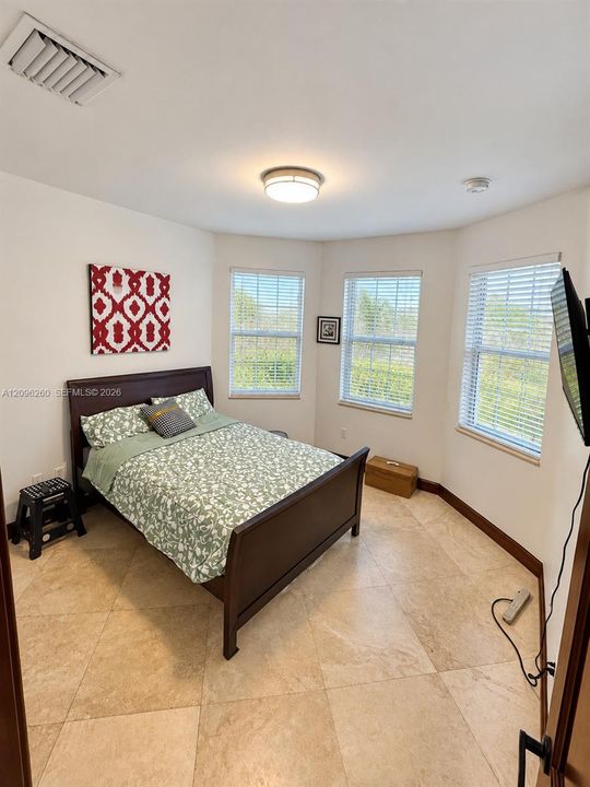 For Sale: $1,350,000 (5 beds, 4 baths, 3780 Square Feet)