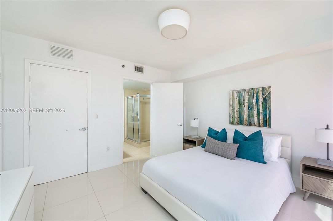 En Renta: $4,600 (2 camas, 2 baños, 1322 Pies cuadrados)