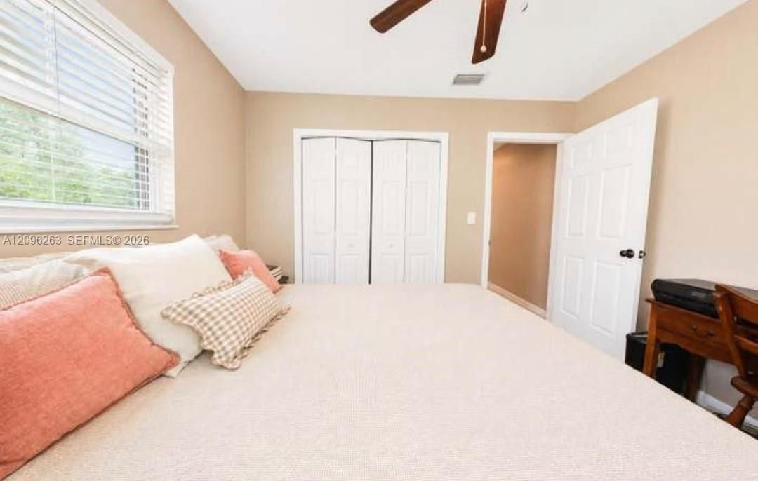 For Rent: $1,950 (3 beds, 2 baths, 1296 Square Feet)