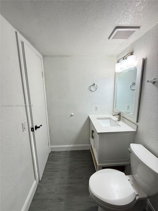 For Rent: $2,495 (3 beds, 2 baths, 1114 Square Feet)