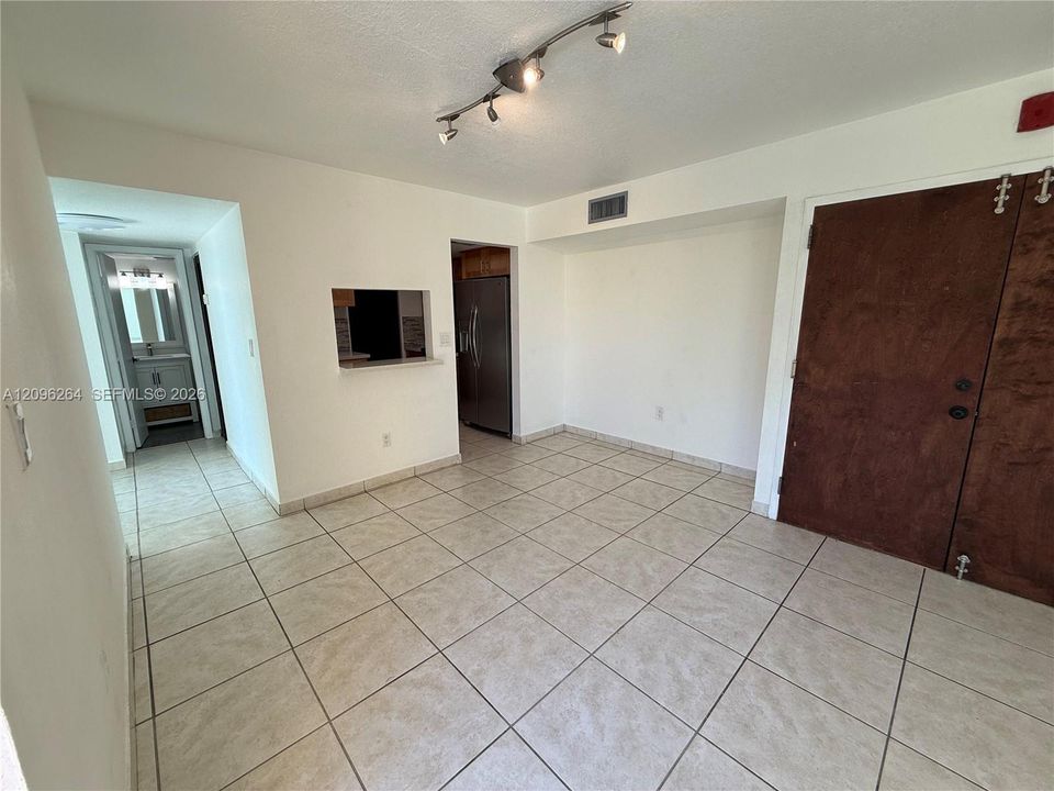 For Rent: $2,495 (3 beds, 2 baths, 1114 Square Feet)
