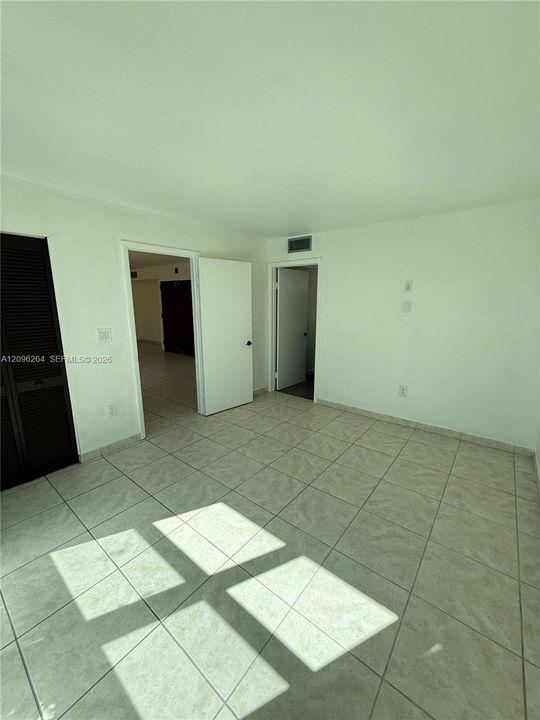 For Rent: $2,495 (3 beds, 2 baths, 1114 Square Feet)