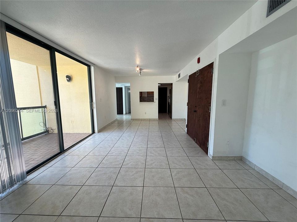 For Rent: $2,495 (3 beds, 2 baths, 1114 Square Feet)