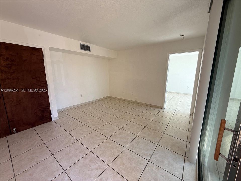 For Rent: $2,495 (3 beds, 2 baths, 1114 Square Feet)