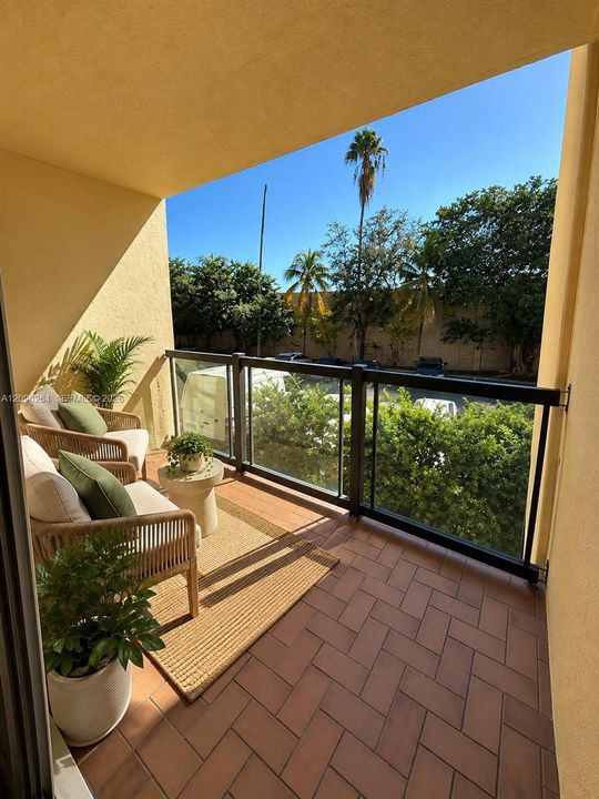 For Rent: $2,495 (3 beds, 2 baths, 1114 Square Feet)