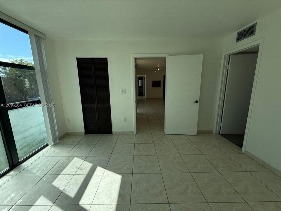 For Rent: $2,495 (3 beds, 2 baths, 1114 Square Feet)