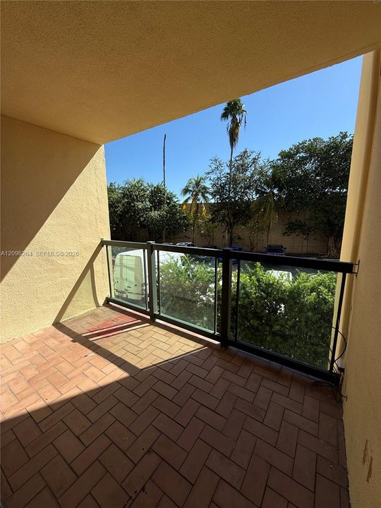 For Rent: $2,495 (3 beds, 2 baths, 1114 Square Feet)