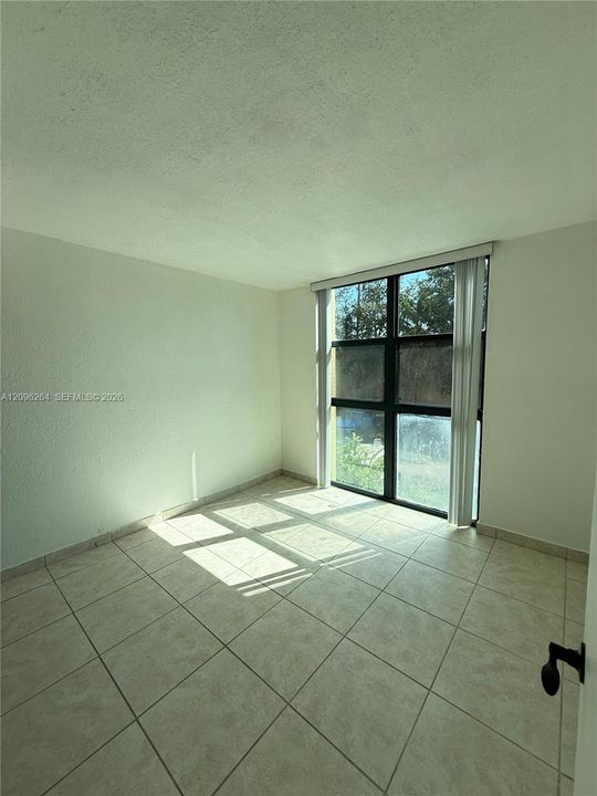 For Rent: $2,495 (3 beds, 2 baths, 1114 Square Feet)