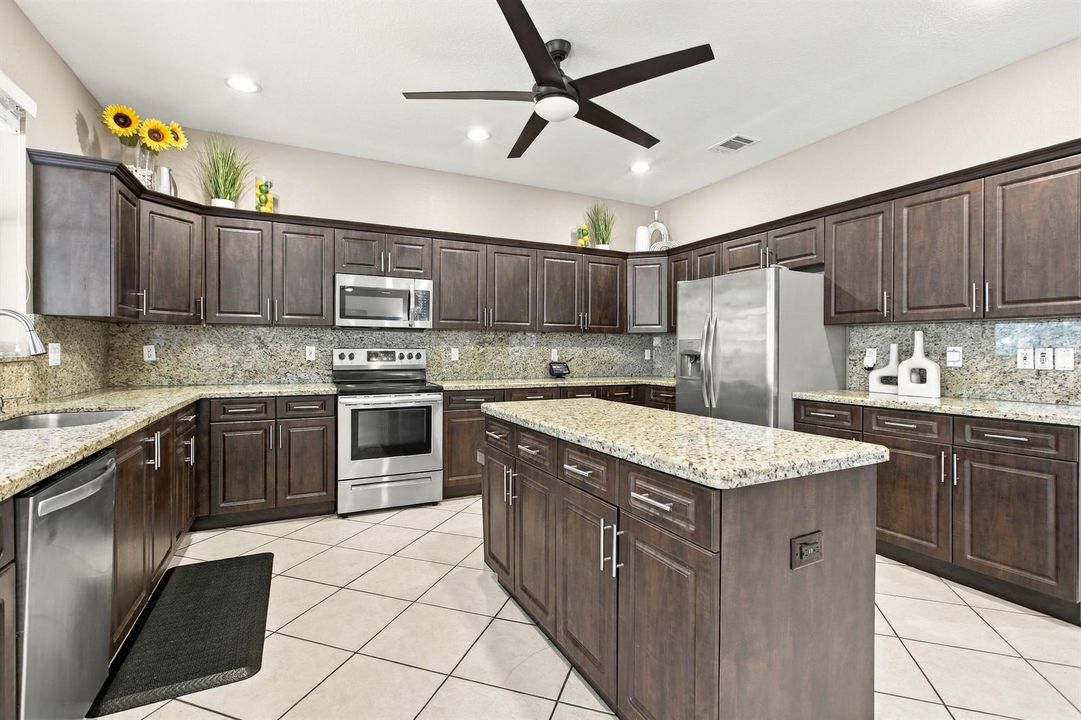 17-Property Photo 017