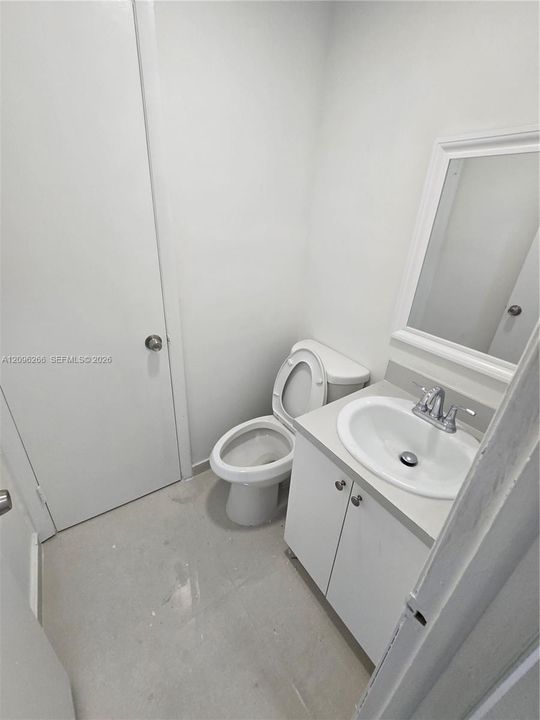 For Rent: $2,500 (3 beds, 2 baths, 975 Square Feet)
