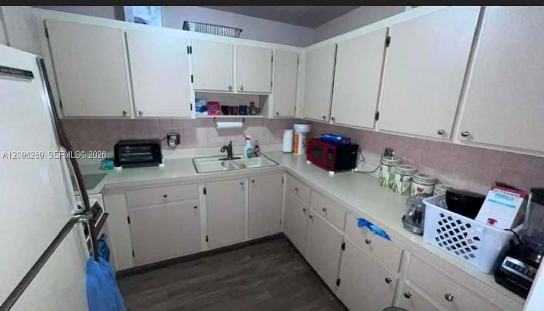 For Rent: $1,050 (1 beds, 1 baths, 0 Square Feet)