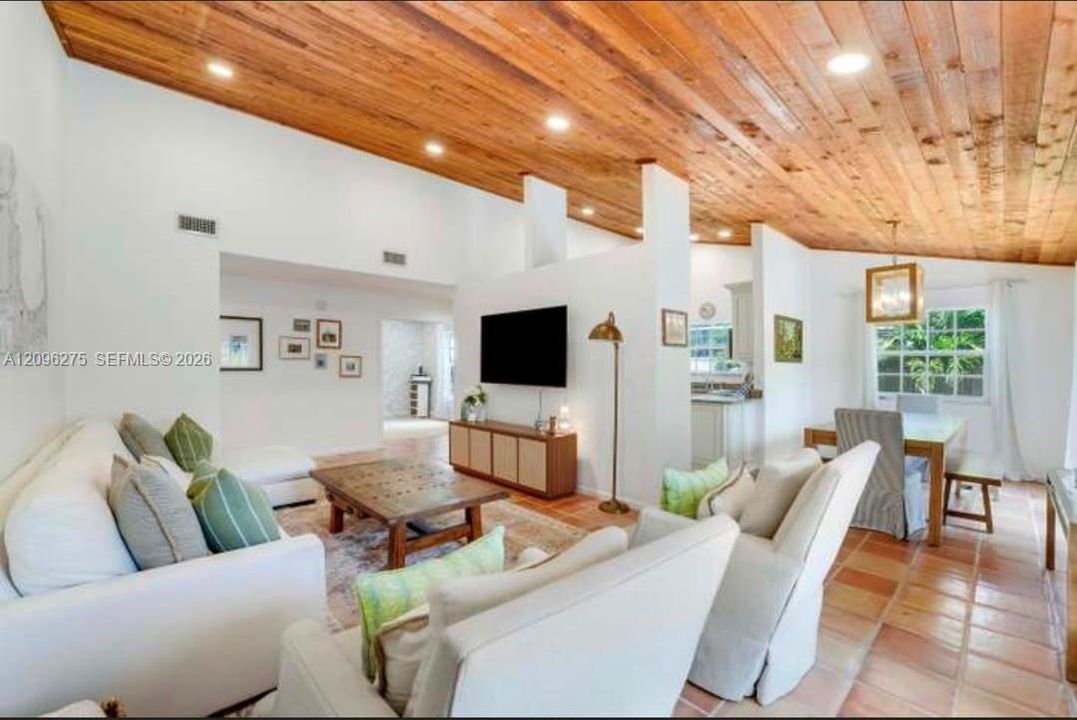For Rent: $2,100 (3 beds, 2 baths, 0 Square Feet)