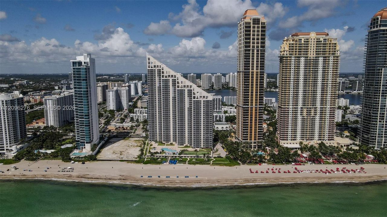 В аренду: $12,500 (3 спален, 3 ванн, 2274 Квадратных фут)