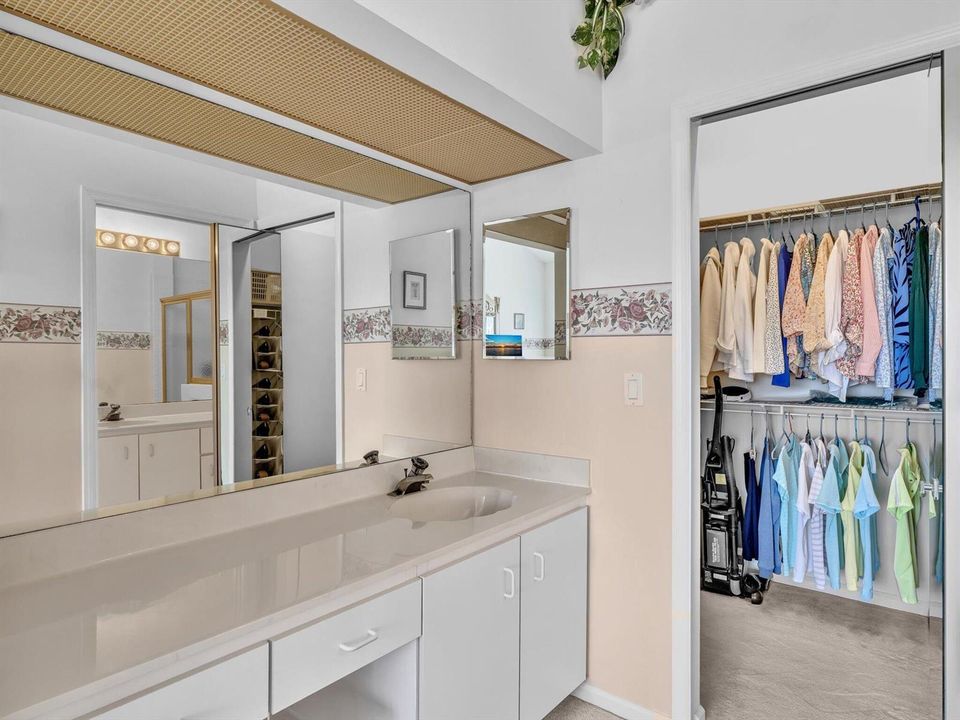 walk in closet