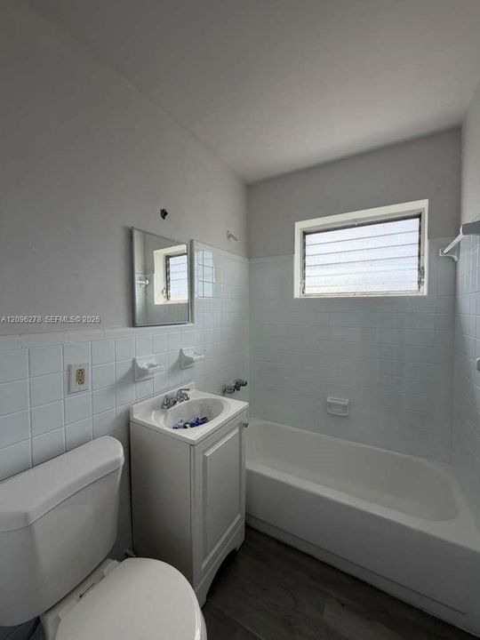 For Rent: $1,400 (1 beds, 1 baths, 578 Square Feet)