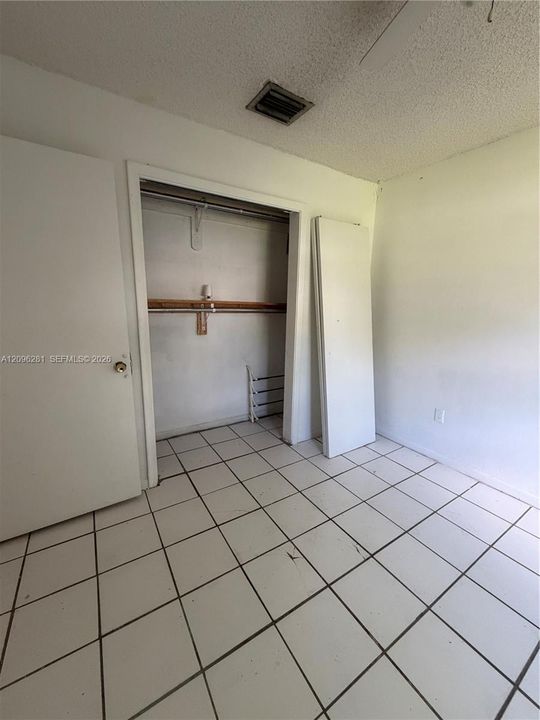 En Venta: $399,000 (3 camas, 2 baños, 1406 Pies cuadrados)