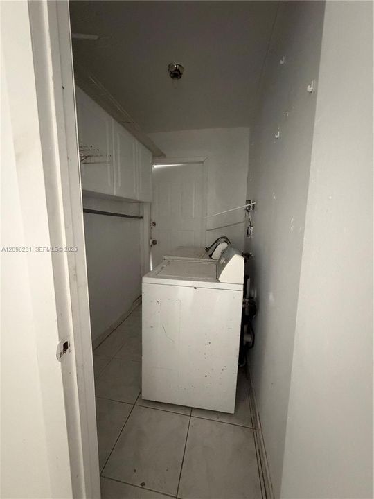 En Venta: $399,000 (3 camas, 2 baños, 1406 Pies cuadrados)