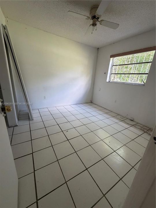 En Venta: $399,000 (3 camas, 2 baños, 1406 Pies cuadrados)