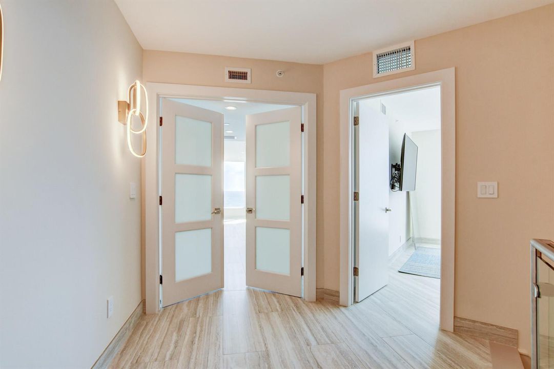 Double Entry To Master Suite
