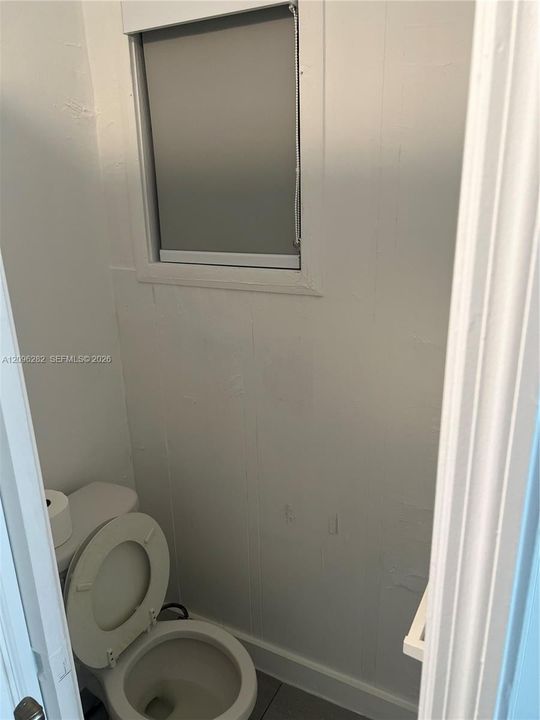 For Rent: $6,500 (4 beds, 2 baths, 1244 Square Feet)