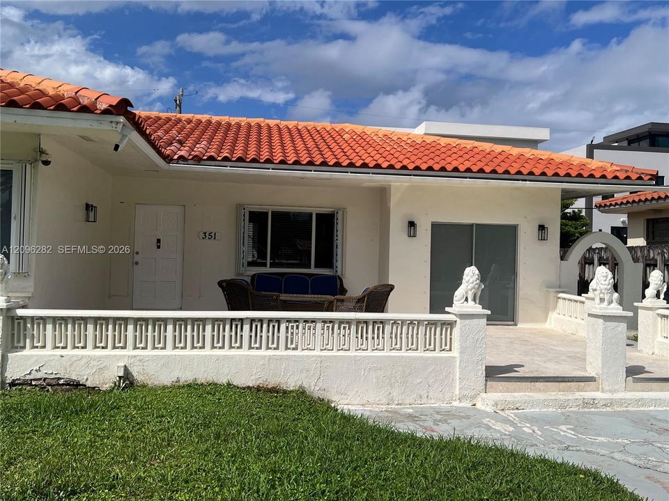 For Rent: $6,500 (4 beds, 2 baths, 1244 Square Feet)