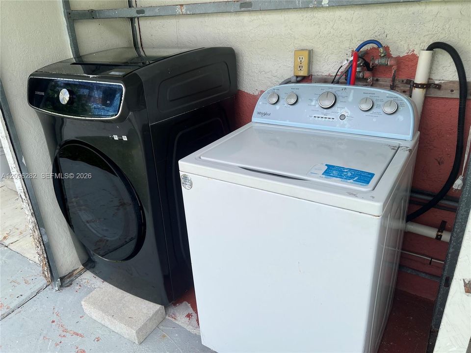 For Rent: $6,500 (4 beds, 2 baths, 1244 Square Feet)