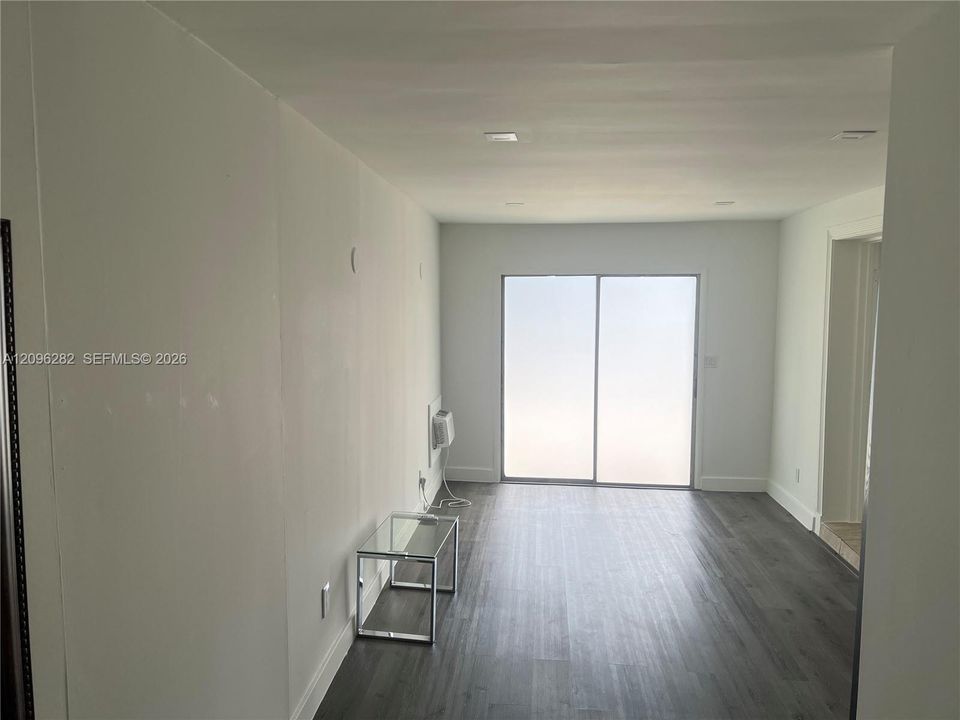 For Rent: $6,500 (4 beds, 2 baths, 1244 Square Feet)