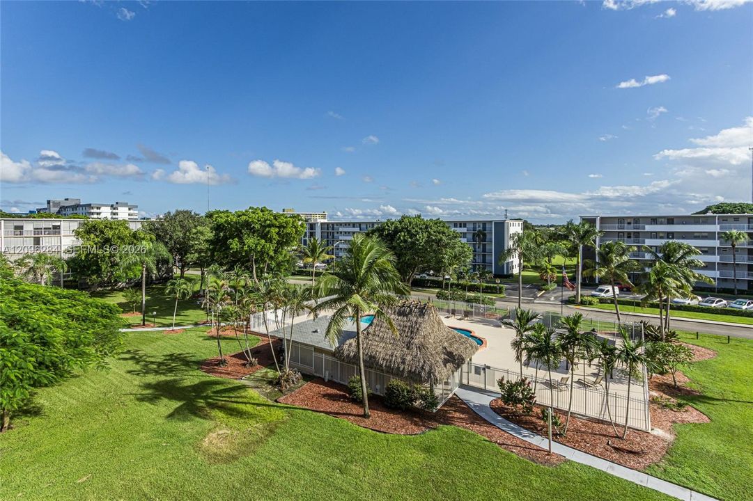 For Sale: $189,000 (2 beds, 2 baths, 992 Square Feet)