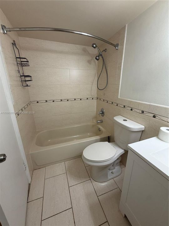 В аренду: $2,200 (2 спален, 2 ванн, 935 Квадратных фут)